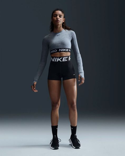 Nike Pro Women's Dri-FIT Cropped Long-Sleeve Top. Nike.com Nike Gym Outfit Women, Gym Outfit Nike, Nike Gym Outfit, Gym Outfit Women, Nike Women Outfits, Workout Clothes Nike, Masc Women, Womens Athletic Outfits, 2024 Outfits