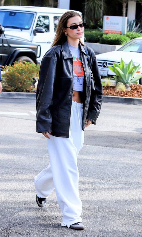 Hailey Baldwin Outfits, Hailey Bieber Style, Hailey Baldwin Style, Leather Jacket Outfits, Best Outfits, Famous Fashion, Hailey Baldwin, Vintage Leather Jacket, Celebrity Street Style