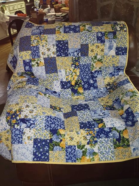 Orange And Blue Quilt Ideas, Yellow And Blue Quilts, Blue Yellow Quilt, Navy Blue And Orange Quilts, Blue And Yellow Quilts Pattern, Quilts With Navy Background, Blue And Yellow Log Cabin Quilts, College Dorm Essentials, Yellow Quilts