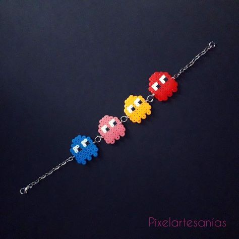 Hama Bead Bracelet, Perler Beads Bracelet, Hama Bead Jewelry, Pearler Bead Jewelry Ideas, Peeler Bead Jewelry, Fuse Bead Crafts, Perler Bead Accessories, Hama Bead Earrings, Hama Beads Aesthetic