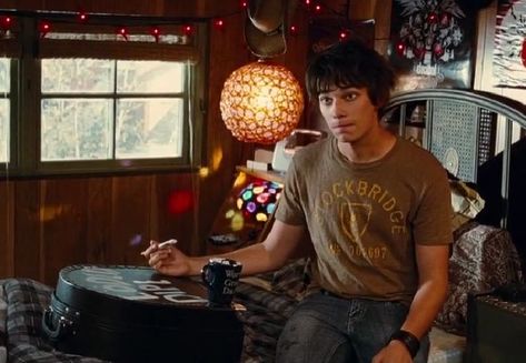 Rodricks Room, Rodrick Heffley Room, Dean Taylor Devon Bostick, Wimpy Kid Rodrick, Rodrick Rules, Hot Emo Guy, Rodrick Heffley, Devon Bostick, Punk Rock Princess