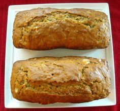 Christmas Gift Baking, Easy Baking Ideas, Simple Banana Bread Recipe, Breadmaker Recipes, 6 Bananas, Simple Banana Bread, Christmas Baking Gifts, Baked Recipes, Banana Bread Recipe Moist