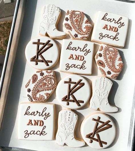 Western Wedding Cookies Decorated, Western Bridal Shower Cookies, Western Wedding Cookies, Western Bridal Shower Ideas, Western Cookies, Flooded Cookies, Cowgirl Bridal Shower, Wedding Cookies Decorated, Western Bridal Showers