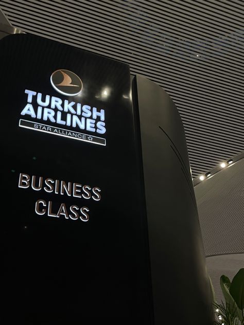 Business Class Turkish Airlines, Turkish Airlines Aesthetic, Turkish Airlines Fake Story, Turkey Airport, Turkish Airport, Turkey Aesthetic, Istanbul Turkey Photography, Istanbul Airport, Business Class Flight