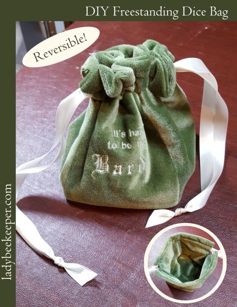 Reversible Freestanding Dice Bag - full tutorial from The Lady Beekeeper Diy Dice Bag Pattern, Sew Dice Bag, Dice Bag Pattern Sewing, Diy Dice Bag, Dice Bag Pattern, Dnd Christmas, Dnd Dice Bag, Diy Dice, Backpack Tutorial