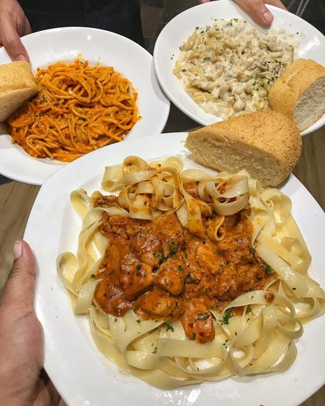 Just Delhiing on Instagram: “It’s a Pasta kinda Sunday 😍 Which one will you choose? Fettuccine, Spaghetti Arrabiata or Fusilli Alfredo? ••• #justdelhiing Follow…” Spaghetti Arrabiata, Spaghetti Fettuccine, Asian Food, Pad Thai, Alfredo, Japanese Food, Mouth Watering, You Choose, Asian Recipes