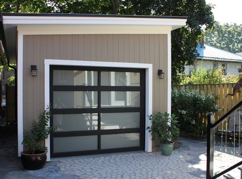 Toronto modern garage, yoga garage, backyard yoga studio Rinnovo Garage, Prefab Garage Kits, Prefab Garages, Garage Builders, Garden Escape, Garage Floor Paint, Garage Door Types, Modern Shed, Studio Shed