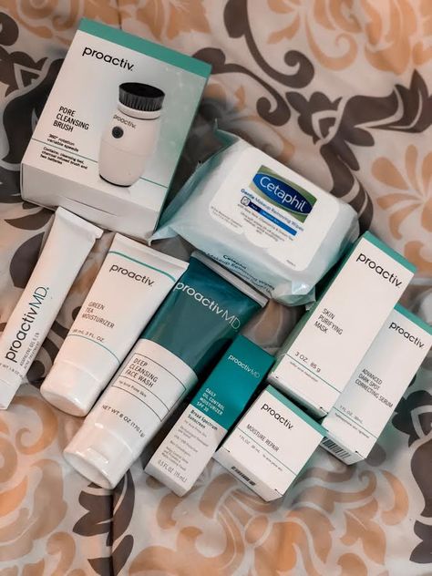 Evening Proactiv Skincare Routine! Proactive Aesthetic, Proper Skincare Routines, Evening Skincare Routine, Skincare Routine Example, Active Acne Skincare, Pore Cleansing Mask, Proactive Skin Care, Skin Mask, Pore Cleansing