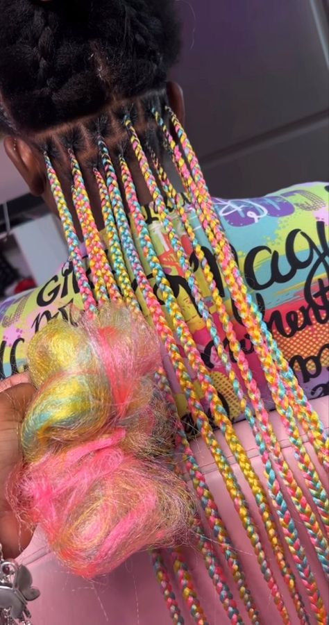 Fruity Pebble Braids, Protective Hairstyles Braids With Color, Fruity Pebbles Braids, Rainbow Braids For Black Women, Rainbow Knotless Braids, Braid Colors Ideas, Braids With Hair Jewelry, Peekaboo Hair Color Braids, Braided Hairstyles With Color