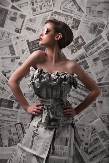 Fashion Photography Ideas, Newspaper Fashion, Artistic Fashion Photography, Guy Bourdin, Studio Photography Fashion, Creative Fashion Photography, Shotting Photo, Creative Photoshoot Ideas, Creative Portrait Photography