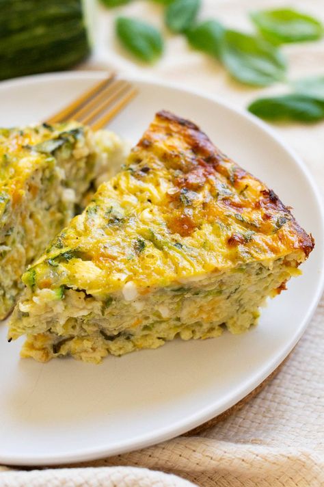 Crustless Cottage Cheese Zucchini Quiche Crustless Broccoli Quiche, Broccoli Quiche Recipes, Quiche Recipes Healthy, Broccoli Quiche, Quiche Recipes Easy, Crustless Quiche, Healthy Food Blogs, Quiche Recipes, Idee Pasto Sano