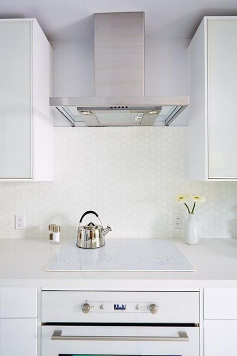 White Cooktop, Hex Tile Backsplash, Ikea Appliances, Sarah Richardson Design, Sarah Richardson, Ikea Kitchen Cabinets, Beach House Kitchens, Ikea Cabinets, Galley Kitchen