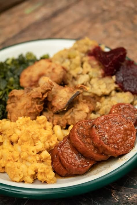 Meatless Soul Food Recipes, Southern Vegetarian Meals, Soulful Thanksgiving Dinner, Black Vegan Soul Food Recipes, Soul Food Thanksgiving Dinner Ideas, Vegan Thanksgiving Bowl, Soul Food Vegan, Vegetarian Soul Food Southern Style, Vegan Soul Food Dinners