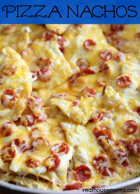 Pizza Nachos are so good to eat while you watch the game! Pizza Nachos, Egg Substitutes, Garlic Cream Sauce, Football Food, Finger Food Appetizers, Snacks Für Party, Party Food Appetizers, Pizza Toppings, Game Day Food