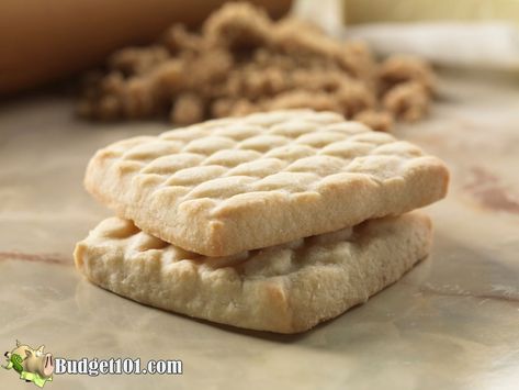 These cookies absolutely taste like the storebought version, but I prefer these when I make my famous banana pudding cake recipe. Yield 30 Cookies #Budget101 Pepperidge Farm Banana Pudding Recipe, Banana Pudding Cake Recipe, Pepperidge Farm Cookies, 30 Cookies, Chessmen Cookies, Pudding Cake Recipe, Eggless Cakes, Farm Cookies, Banana Pudding Cake