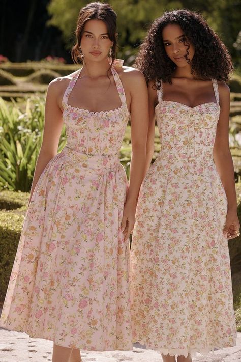 Floral Long Dresses, Vintage Feminine, Sundress Outfit, Elegant Gowns, Dresses Luxury, Summer Holiday Outfits, Lace Halter Dress, Party Clothes, Floral Dresses Long