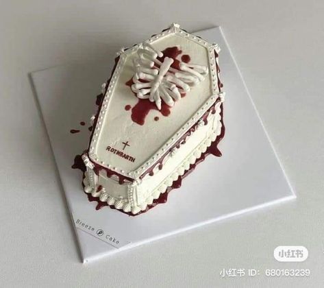 Coffin Cake, Gothic Cakes, Gothic Birthday Cakes, Goth Cakes, Halloween Torte, Gothic Cake, Vintage Birthday Cakes, Funny Birthday Cakes, Cute Baking