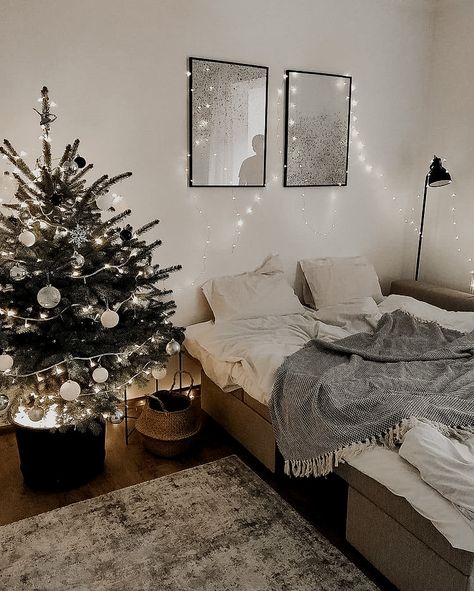 Ideas Decoracion Navidad, Modern Christmas Tree, Christmas Feeling, Christmas Room, Modern Christmas, Cozy Christmas, My New Room, Christmas Inspiration, New Room