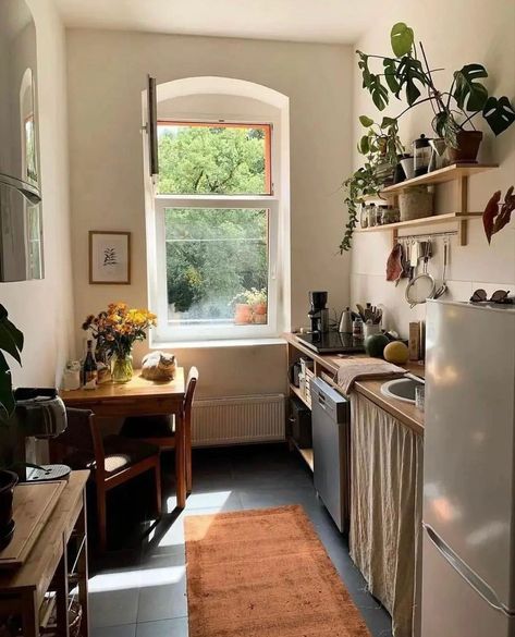 Beige Bedroom Decor, Vintage Apartment, Apartment Aesthetic, Cozy Kitchen, Apartment Decor Inspiration, Apartment Kitchen, Tiny Kitchen, Apartment Inspiration, Chic Home Decor