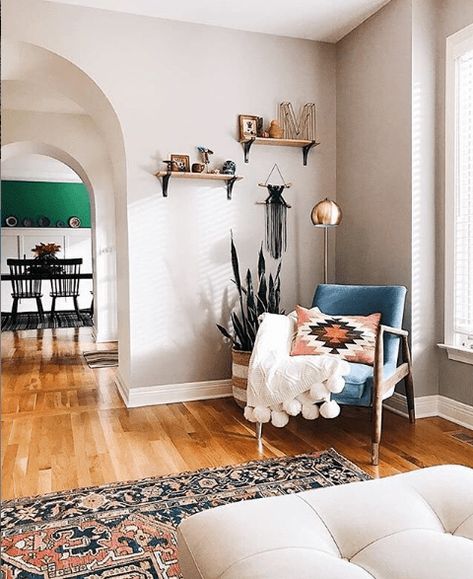 How to Brand your Airbnb on Instagram as Eye Candy - Mamma Mode Therapy Interior Design, Interior Design Bloggers, Unmade Bed, Airbnb House, Airbnb Design, Feeling Inspired, Rental Decorating, Airbnb Host, Apartment Therapy