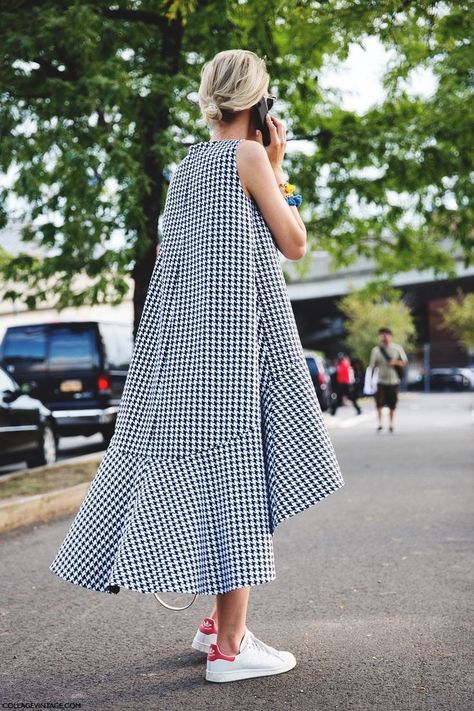 Casual Chique, Collage Vintage, Houndstooth Dress, Oversized Dress, Inspired Outfits, Looks Style, Mode Inspiration, Street Styles, Outfits Casuales