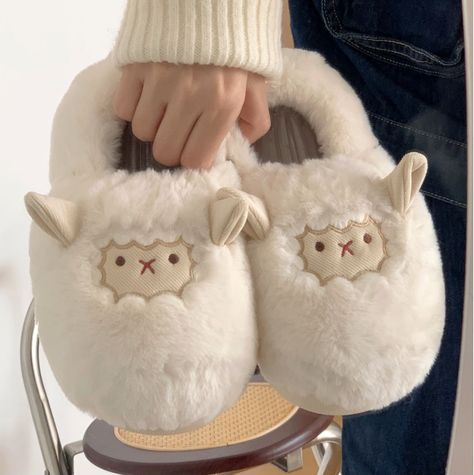 Sheep Slippers, House Shoes Slippers, Slippers White, Fluffy Sheep, Kids Leather Shoes, Cute Lamb, Animal Slippers, Kids Snow Boots, Cute Slippers