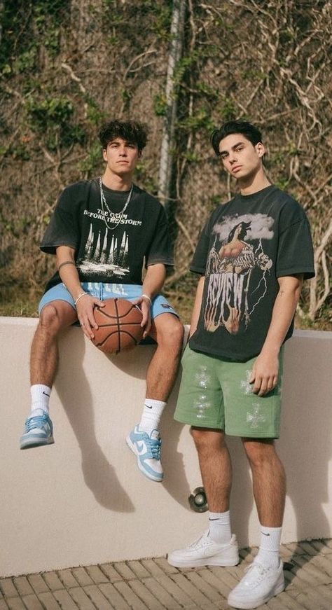 Duos Poses, Basketball Court Photoshoot, Street Fashion Shoot, Urban Photography Portrait, Elevator Boys, Jacob Rott, Streetwear Photoshoot, Mens Photoshoot Poses, Basketball Clothes