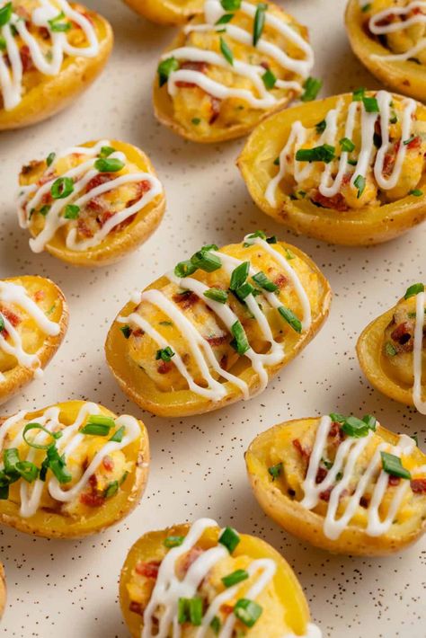 These Mini Twice Baked Potatoes turn the iconic stuffed potatoes into a bite-sized finger food! Perfect for parties, game days, and holidays. Plus, they're completely vegan and gluten-free! #superbowl #party #food #snack #sweetsimplevegan #recipe #partyfood #potatoes Mini Twice Baked Potatoes, Gluten Free Finger Foods, Gold Potato Recipes, Potato Appetizers, Stuffed Potatoes, Friendsgiving Food, Baked Mushrooms, Mini Potatoes, Gluten Free Potatoes