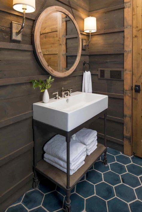 Rustic lakeside retreat in Wisconsin features inviting design details Modern Classic Interior Design, Lake Bathroom, Lake House Bathroom, Rustic Lake Houses, Modern Classic Interior, Lake House Interior, House Bathrooms, Cabin Bathrooms, Rustic Bathroom Designs