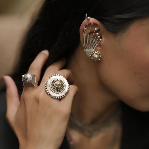 This intricate silver maang tikka and septum ring blend the essence of heritage with a modern twist, creating a look that’s both timeless and uniquely captivating. There’s something truly special about wearing pieces that connect us to our roots while embracing contemporary style. Feeling regal and inspired by the beauty of this fusion. 🌸✨ Prefer a closer look? Book a video call for a showcase of our exquisite pieces. And if you fancy a physical experience, visit us at Jewel Box By Arnav, l... Silver Maang Tikka, Maang Tikka, Video Call, Jewel Box, Look Book, A Video, Septum Ring, Contemporary Style, Lookbook