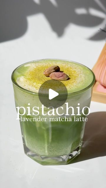 nguyet’s matcha café on Instagram: "💚🪻🍵 pistachio cream lavender matcha latte    lavender matcha: - soak 1tsp lavender buds in boiling water for 10mins - matcha 3tsps + lavender water  pistachio cream: [use blender to grind roasted/salted pistachios into fine powder] - pistachio powder 1tbsp + condensed milk 1tbsp + heavy cream 50ml [whisk until thickened] topping:  - sift pistachio powder through strainer + whole pistachios for layered effect   #pistachio #lavender #matchalatte #homecafe" Macha Latte Recipe, Pistachio Latte, Matcha Cafe, Lavender Water, Pistachio Cream, Latte Recipe, Lavender Buds, Banana Cream, Matcha Latte