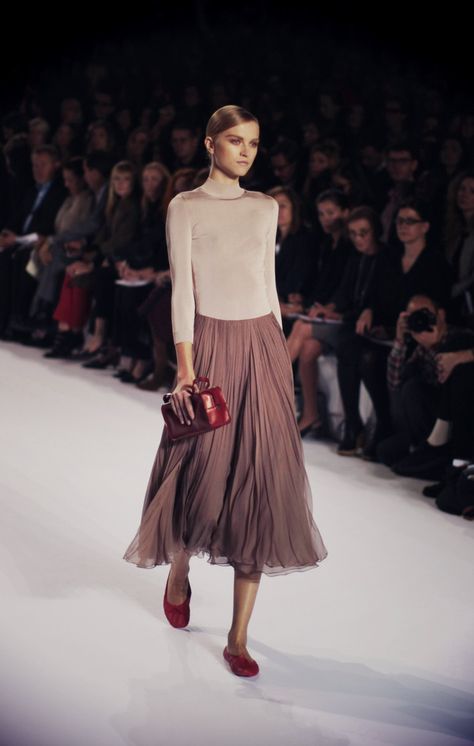 Chloe Chiffon Ballet Inspired Fashion, Cherry Blossom Girl, Ballerina Style, Ballet Fashion, Chiffon Skirt, Yohji Yamamoto, Donna Karan, Fashion Mode, Mode Inspiration