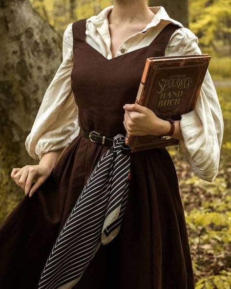 Beth Harmon, Film Character, Dark Academia Outfits, Free Rein, Pride Prejudice, The Queen's Gambit, Elizabeth Bennet, Academia Style, The Sound Of Music