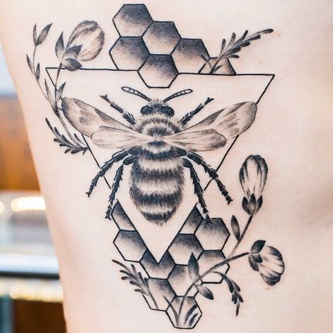 Honey comb and bee side piece Hexagon Tattoo, Honey Bee Tattoo, Bee Tattoos, Honeycomb Tattoo, Line Drawing Tattoos, Skeleton Hand Tattoo, Leg Sleeve Tattoo, Stomach Tattoos, Sternum Tattoo