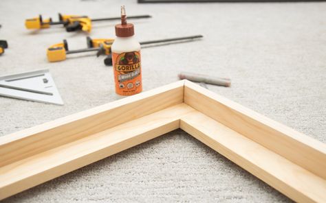 These are the boards that your canvas will be attached to.  Work on opposite sides and measure the interior width of your frame. Cut each board to this exact measurement using a straight cut. I used wood glue and clamps to attach opposite sides at the correct depth. Diy Float Frame, Diy Canvas Frame, Framing Canvas Art, Floating Canvas Frame, Board Batten, Frame Diy, Diy Picture Frames, Soyut Sanat Tabloları, Diy Holz