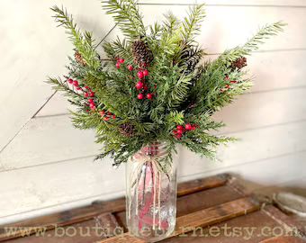 Greenery Vase, Winter Flower Arrangements, Winter Floral Arrangements, Rustic Arrangements, Rustic Centerpiece, Christmas Vases, Winter Greenery, Christmas Bouquet, Natural Christmas Decor