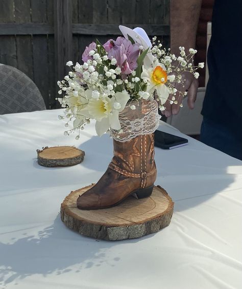 Cowboy Anniversary Party, Western Quince Decorations, Boots And Bow Ties Theme, Western Graduation Centerpieces, Cowboy Boot Table Centerpieces, Cowgirl Themed Centerpieces, Boot Centerpieces Quinceanera, Western Quince Centerpieces, Charro Theme Centerpieces