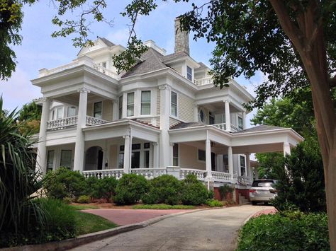 Berryman Mansion, built 1900, Smithfield, Virginia. Nice Homes, Raleigh North Carolina, Our Town, Greek Revival, Aesthetic Photos, Historic Homes, Old Houses, Mansion, North Carolina