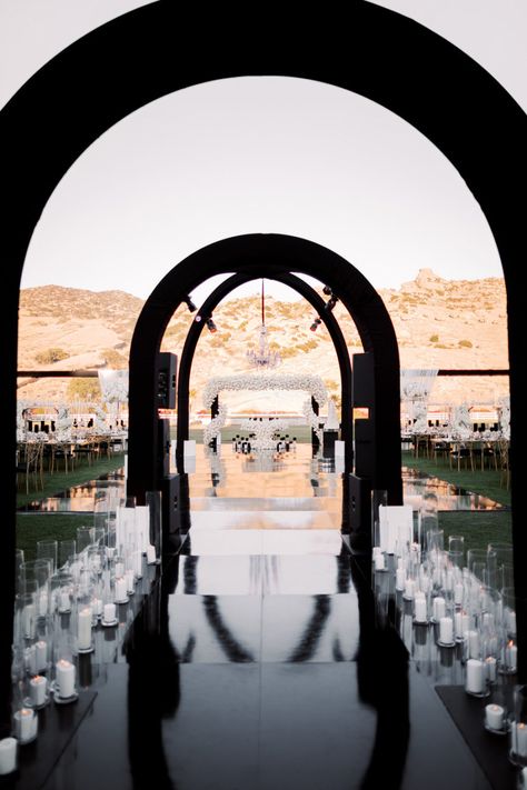 We are saying hello to glitz and glam after this black and white wedding at Hummingbirds Nest Ranch in Los Angeles wedding vendors have outdone themselves with this bold and daring reception look! Monochromatic Wedding, Dark Wedding Theme, Black Wedding Decorations, Black And White Wedding Theme, White Wedding Theme, Dark Wedding, Black And White Theme, Future Wedding Plans, Black White Wedding