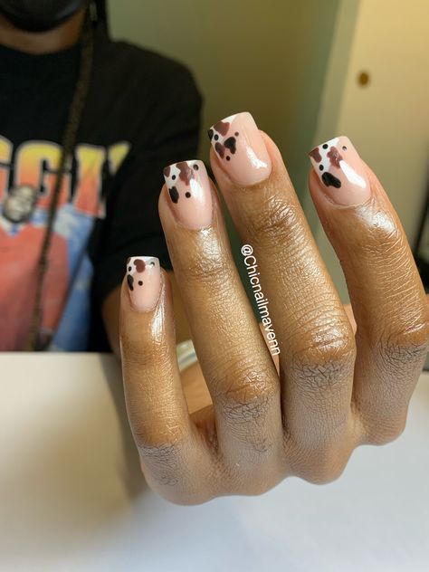 Easy Country Nail Ideas, Cowboy Print Nails, Fall Nails With Cow Print, Gel Western Nails, Medical Nails Designs, Clear Cow Print Nails, Cow Print Nails Diy, Cow Girl Nails Acrylic, Short Acrylic Nails Designs Cow Print