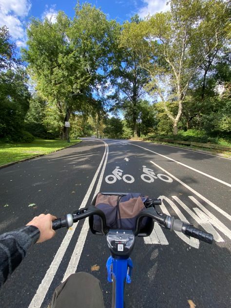 Central Park Bike Ride, City Biking Aesthetic, Citibike Nyc, Biking In The City, Riding Bike Aesthetic, Central Park Aesthetic, Bike Ride Aesthetic, Bicycle Aesthetic, Aesthetic Bike