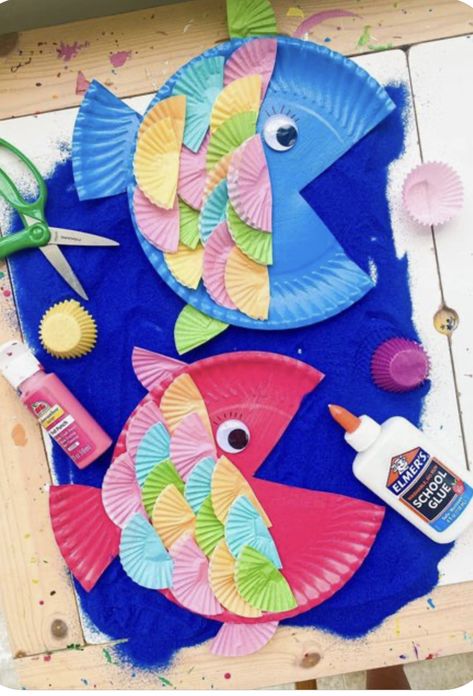 Fish Art For Kids, Kindergarten Art Crafts, Rainbow Fish Crafts, Scuba Vbs, Kids Food Crafts, Art Stars, Grandparenting, Toddler Art Projects, Preschool Arts And Crafts