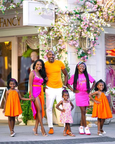 It's a family slay. These colors are popping! ⁠ ⁠ #repost @muneerapage⁠ ⁠ “Nothing can dim the light which shines from within” Just wanted to add some color and fashion to your timeline today! 💕🧡💕 ⁣⁠ ⁣⁠ Still can’t believe this is my family y’all! 🥹🥹 True meaning of unconditional love in its rarest form! 💕 ⁣Even when times get rough or you no longer see the light, continue to have faith for God does answer prayers! 🙏🏽 ⁣Hope y’all have a beautiful and positive week ahead! 💕⁣⁣⁠ 📷 @raekad Easter Family Pictures, Spring Family Pictures, Family Pictures On Wall, Black Motherhood, Spring Family, Fashion Family, Family Picture Outfits, Black Families, Mommy And Me Outfits