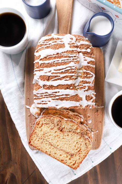 Cinnamon Swirl Yogurt Quick Bread - A Kitchen Addiction Cinnamon Yogurt, Low Fat Baking, Crohns Recipes, Yogurt Bread, Quick Bread Recipe, Cinnamon Swirl Bread, Delicious Magazine, Cinnamon Bread, Cinnamon Swirl