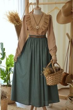 Cottagecore Outfits, Old Fashion Dresses, Look Retro, Cottagecore Fashion, Retro Pin Up, Muslim Fashion Dress, Muslim Fashion Outfits, Muslimah Fashion Outfits, Mori Girl