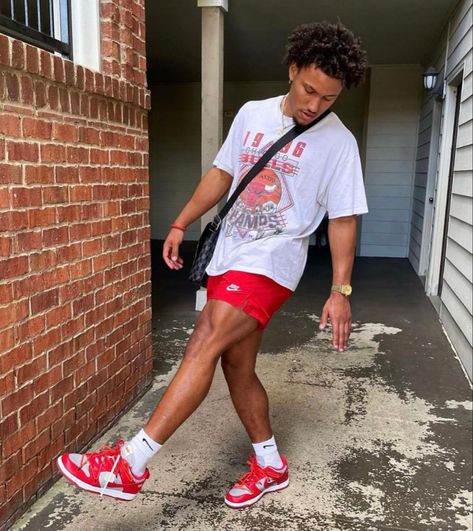 Red Streetwear Outfit, Red Shorts Outfit, Fits For Men, Streetwear Ideas, Mens Shorts Outfits, Black Men Fashion Casual, Drip Outfit Men, Mens Summer Outfits, Red Streetwear