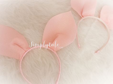 pig's ear, piggy headband Diy Pig Ears Headband, How To Make Pig Ears, Diy Piglet Ears, Diy Pig Ears, Pig Ears Headband, Pig Headband, Piglet Ears, Peppa Pig Costume, Piglet Costume