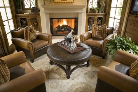 4 Chairs Sitting Area, Formal Living Room Decor, Formal Living Room Designs, Glamorous Living Room, Ottoman Furniture, Design Salon, Brown Living Room, Elegant Living Room, Elegant Living