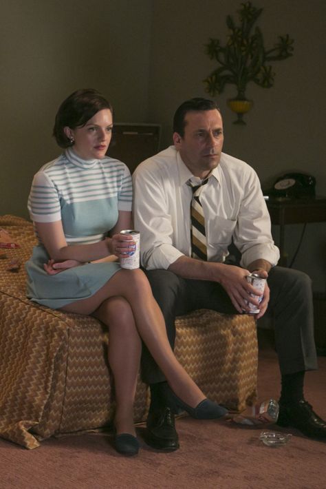 6 Shows That Will Fill The 'Mad Men'-Sized Hole In Your Heart Great Tv Shows, Book Tv, Moving Company, Mad Men, Book Recommendations, Movie Tv, Tv Shows, Couple Photos