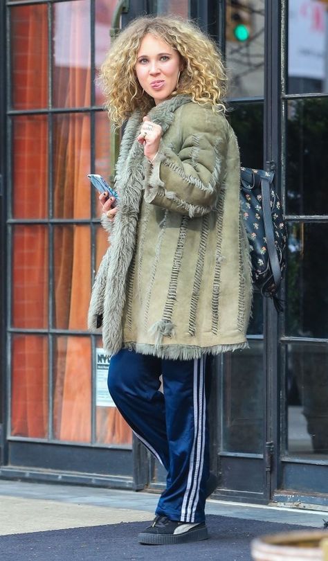 English Woman Aesthetic, Frazzled English Woman, Autumn Moodboard, The Bowery Hotel, Bowery Hotel, Juno Temple, Hotel In New York City, Woman Aesthetic, British Women